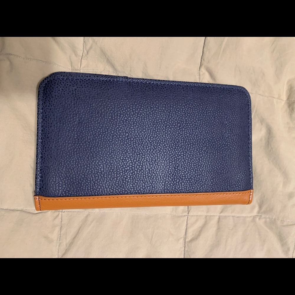 👜HOST PICK 👜 Joy Magnano passport/travel wallet in navy & caramel brown trim.